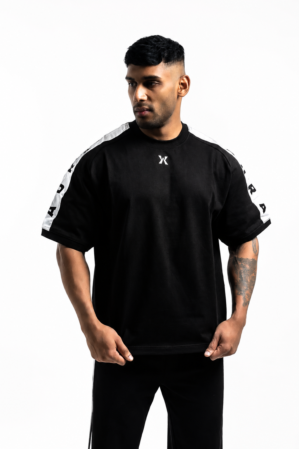 1001 -Aura Boxy Raglan Tee- JET BLACK