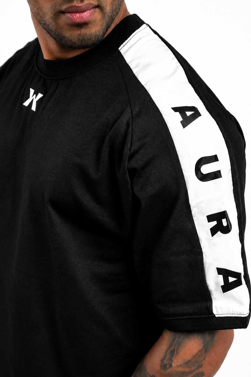 1001 -Aura Boxy Raglan Tee- JET BLACK