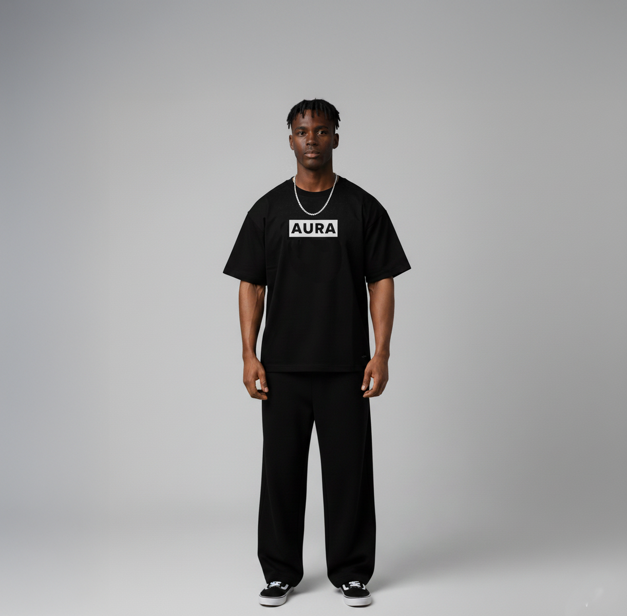 1002 - Aura Essential tee - Jet Black